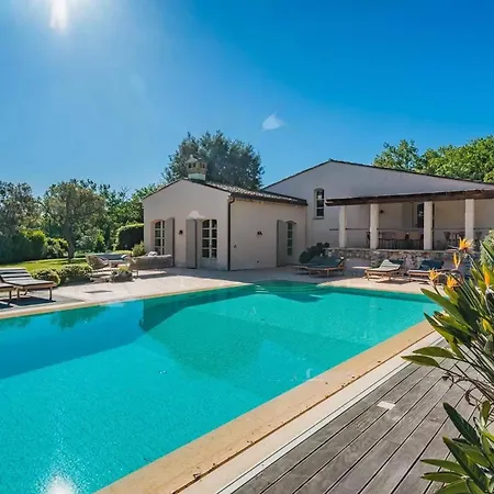 فيلة Luxueuse - Le Paradis Terre Et راماتويل